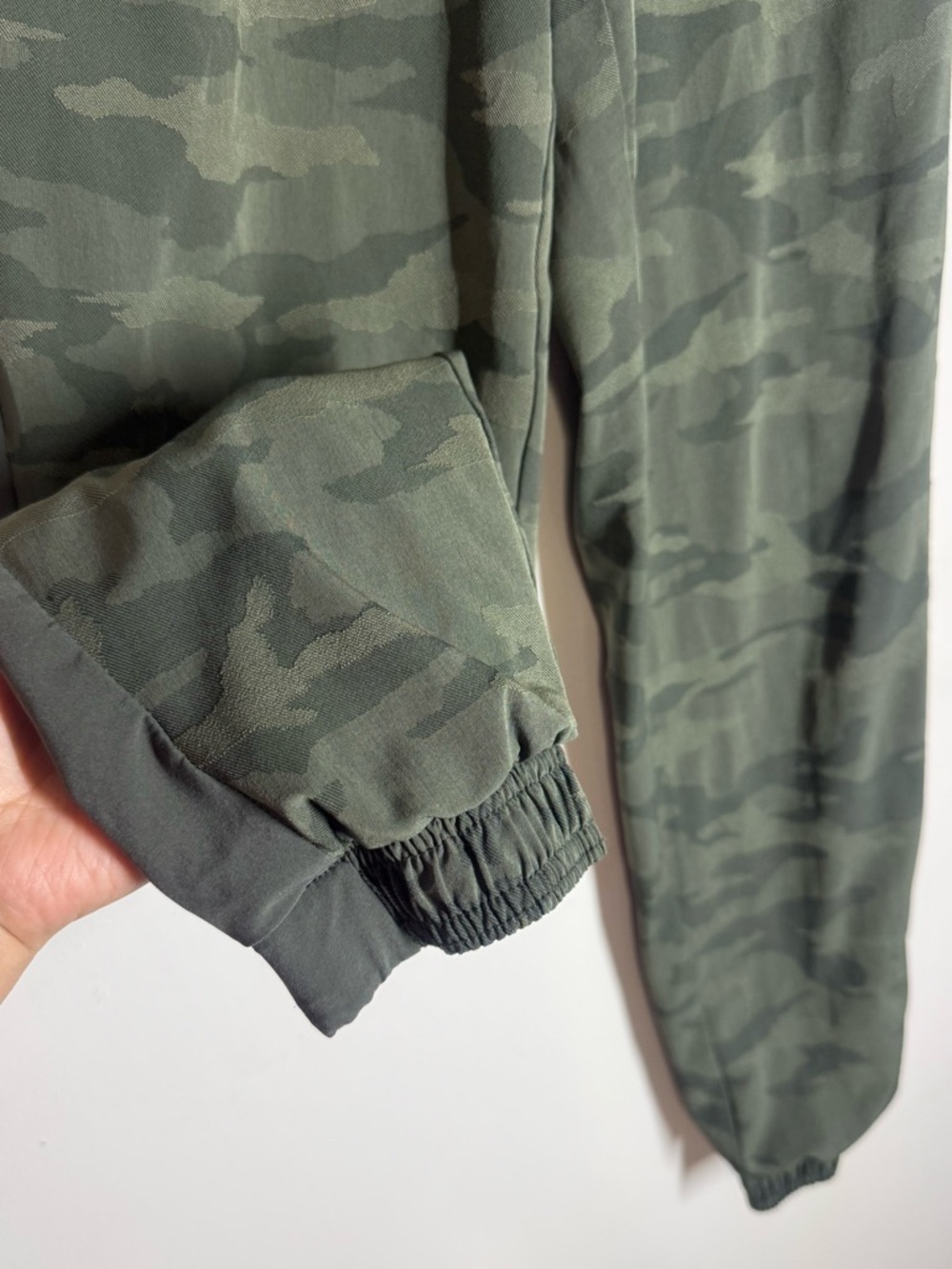 ATHLETA BROOKLYN CAMO LINED JOGGER - Picture 6 of 10